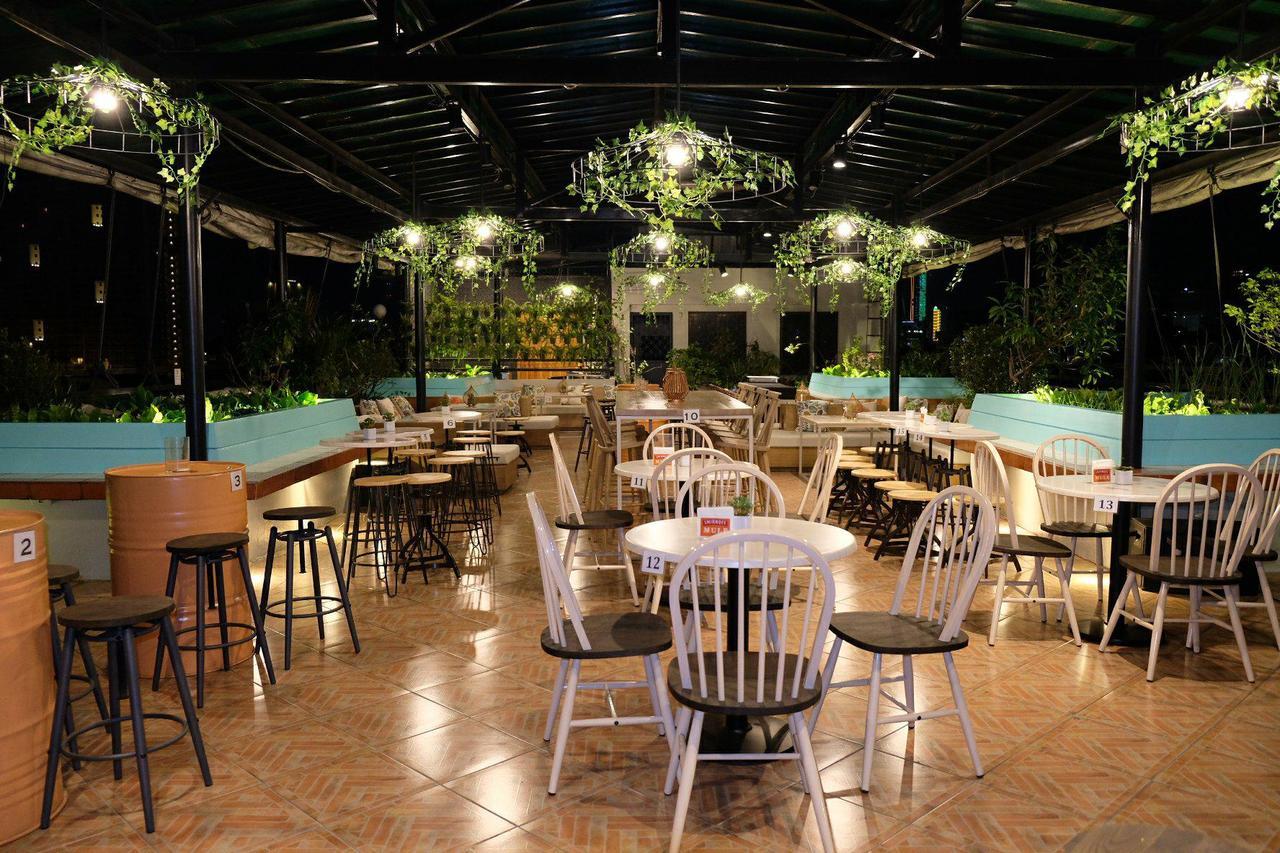 Stone House Quezon City San Juan  Экстерьер фото
